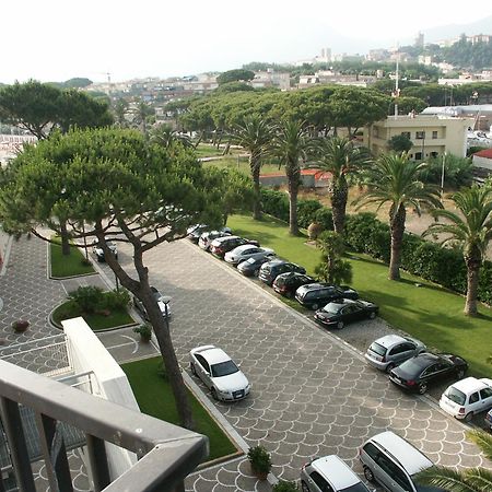 Grand Hotel L'Approdo Terracina Buitenkant foto