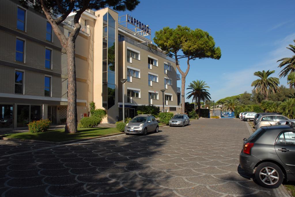 Grand Hotel L'Approdo Terracina Buitenkant foto