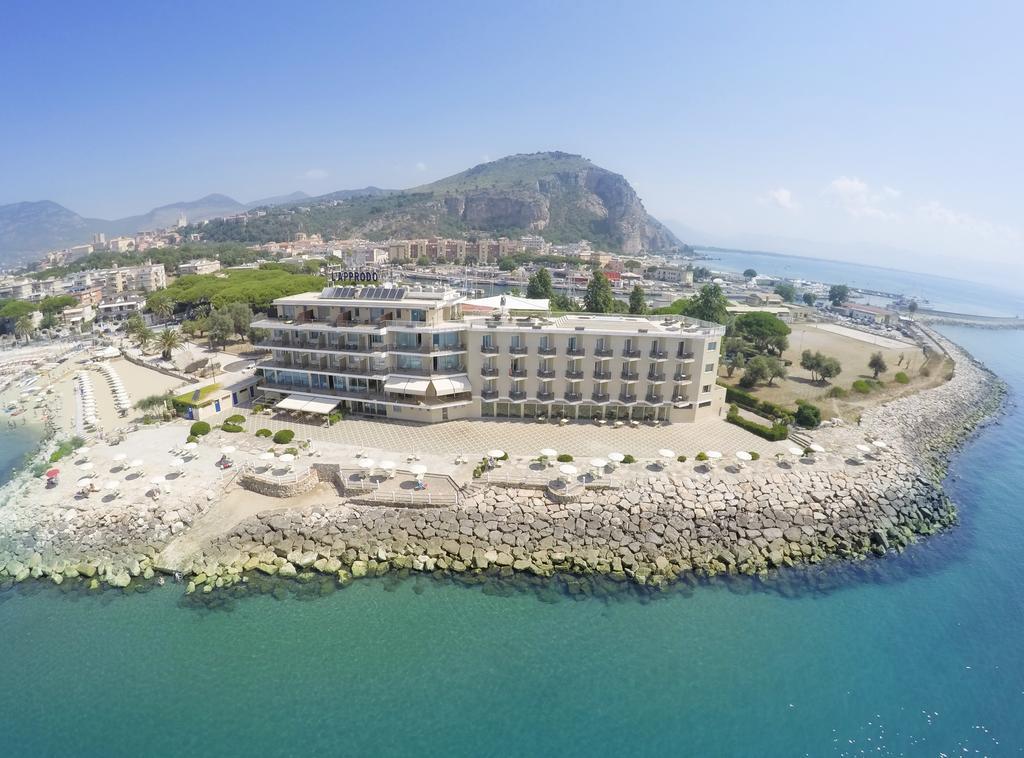 Grand Hotel L'Approdo Terracina Buitenkant foto