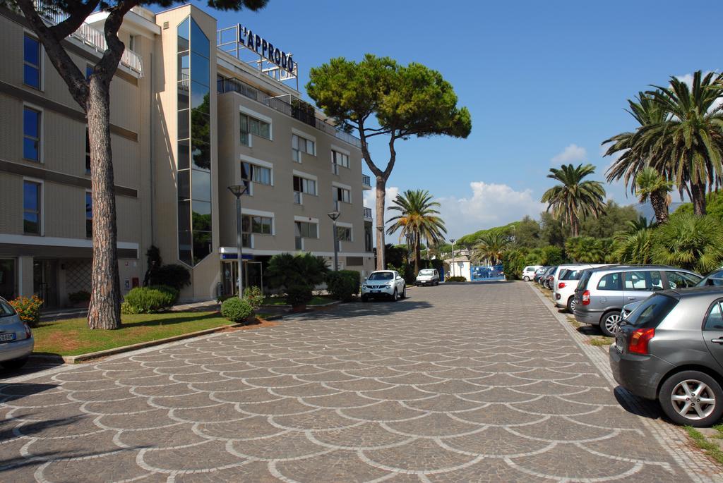 Grand Hotel L'Approdo Terracina Buitenkant foto