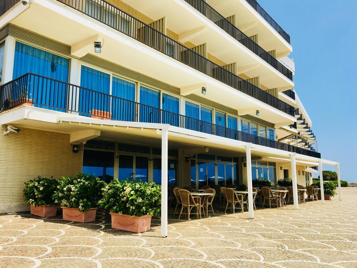 Grand Hotel L'Approdo Terracina Buitenkant foto