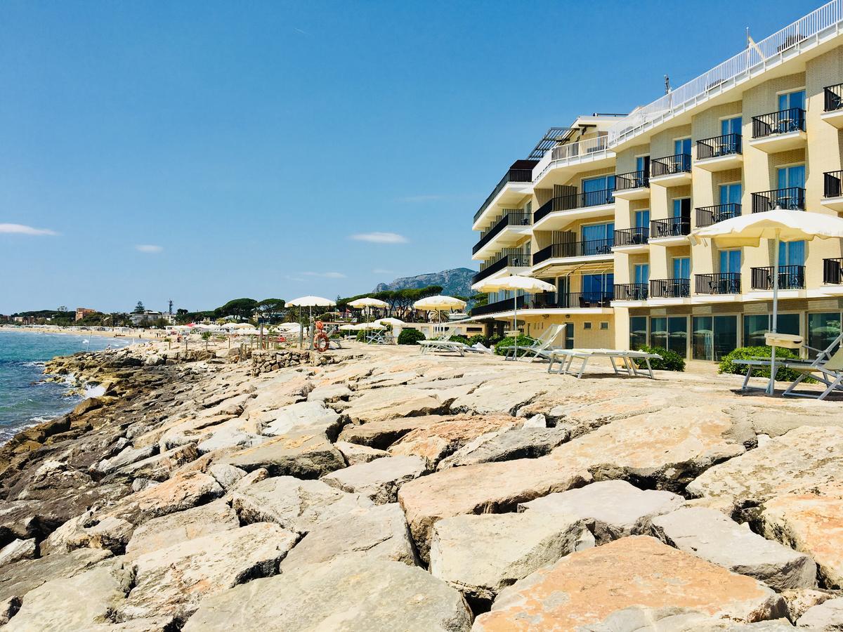 Grand Hotel L'Approdo Terracina Buitenkant foto